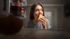 Jeden jednoduchý návyk, který vám pomůže zhubnout a zvládnout večerní chuť na svačinu